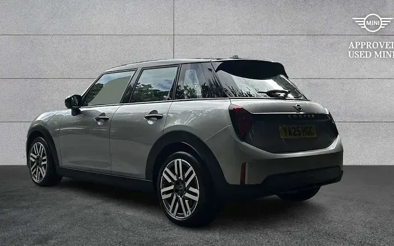 Used Mini Cooper Classic 150 kW (204 HP) 2026 Hatchback