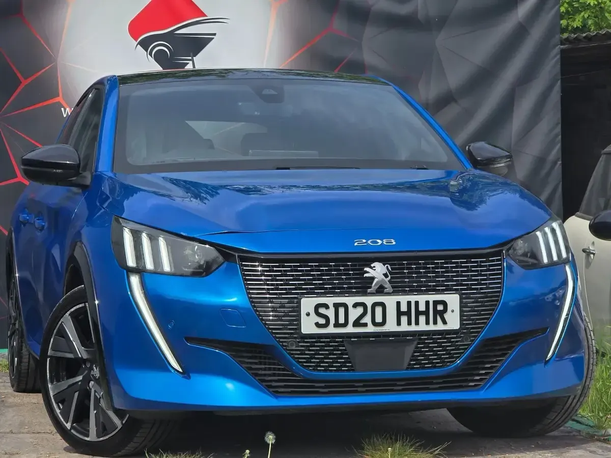 Used Peugeot 208 GT-line 2020 Blue Hatchback
