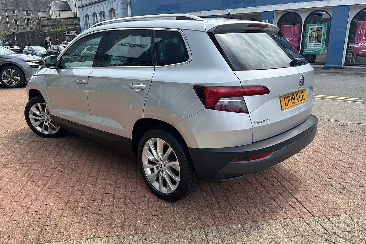 Used Skoda Karoq SE L 150 HP (110 kW) 2019 Brilliant silver metallic SUV