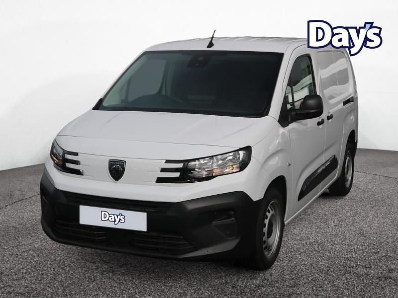 Used Peugeot Partner 131 HP (96 kW) 2024 White MPV