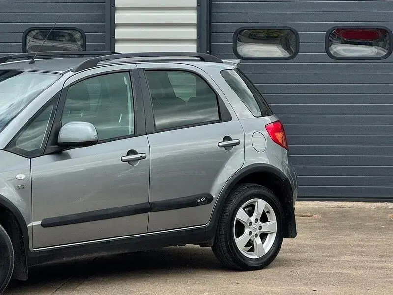 Used Suzuki SX4 SZ5 120 HP (88 kW) 2012 Grey Hatchback