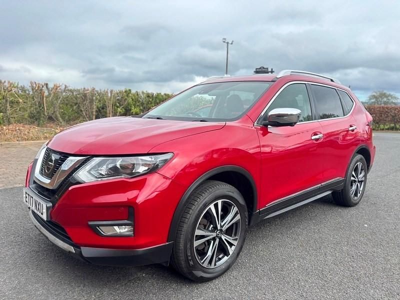 Used Nissan X-Trail N-Connecta 130 HP (95 kW) 2017 Blush red metallic SUV
