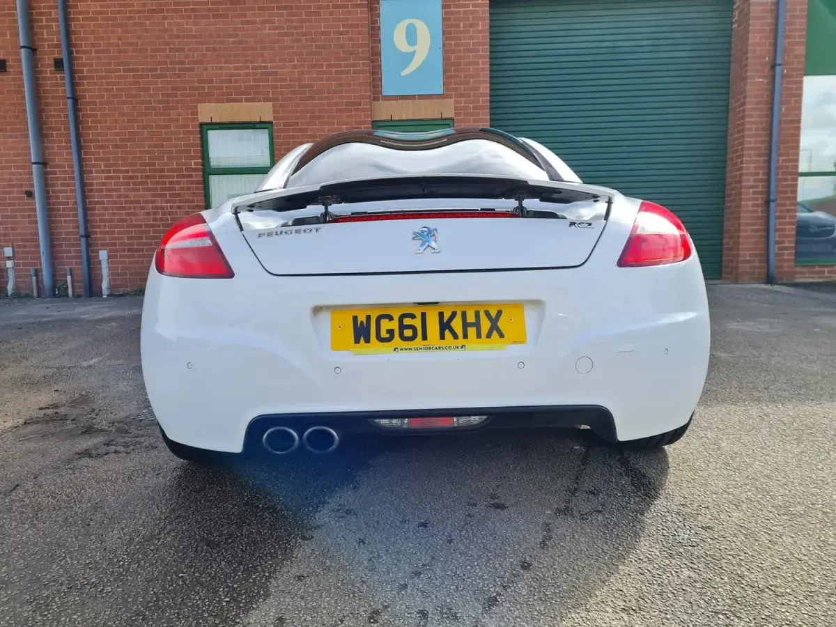 Second-hand Peugeot RCZ GT 200 CP (147 kW) 2011 Alb Coupe