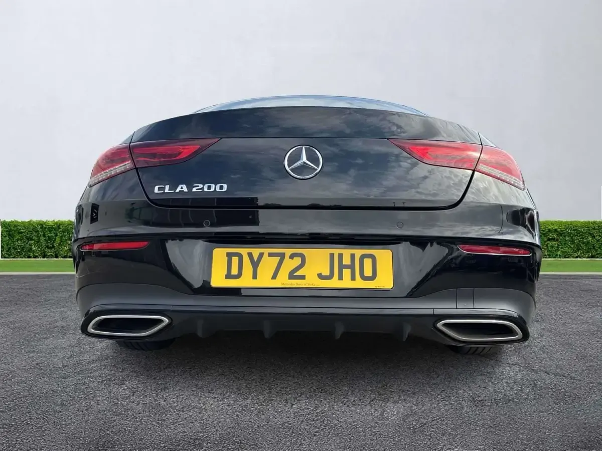 Begagnad Mercedes CLA200 Executive 2022 Svart Sportkupé