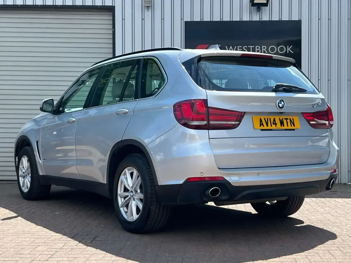 Usado BMW X5 Comfort Edition 218 HP (160 kW) 2014 Prateado SUV