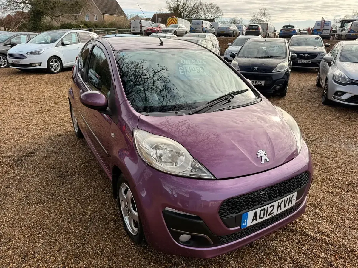 Second-hand Peugeot 107 Allure 68 CP (50 kW) 2012 Mov Hatchback