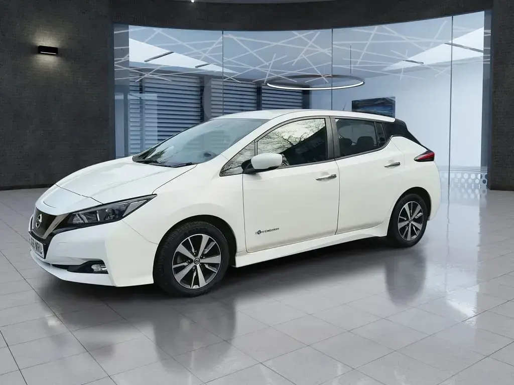 Used Nissan Leaf Acenta 110 kW (150 HP) 2018 White Hatchback