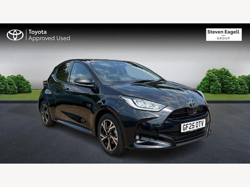 Black New 2025 Toyota Yaris Hybrid Design Hatchback | £20,994 (Fair price) - Image 1/3