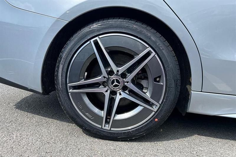 Usado Mercedes C220 AMG line 200 CV (147 kW) 2024 Plateado Familiar
