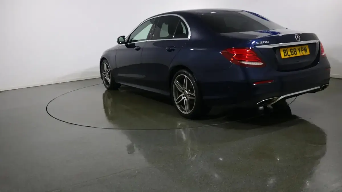 Used Mercedes E200 AMG line 184 HP (135 kW) 2018 Blue Sedan