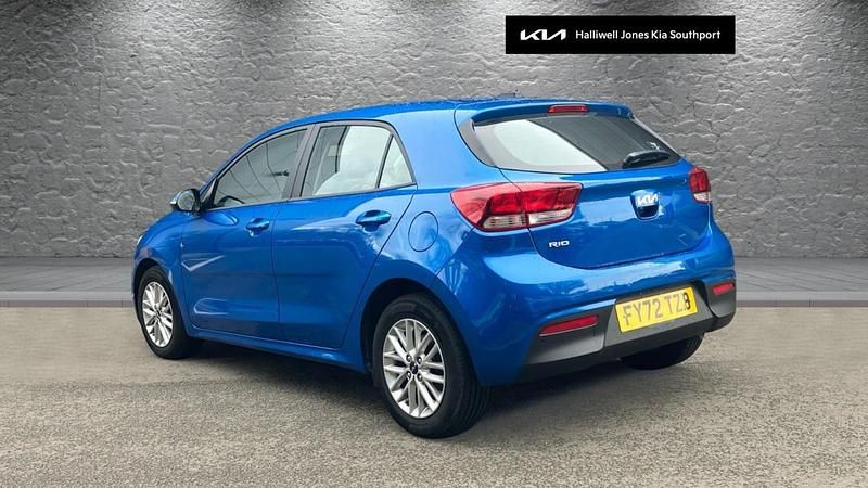 Used Kia Rio 101 HP (74 kW) 2022 Blue Hatchback