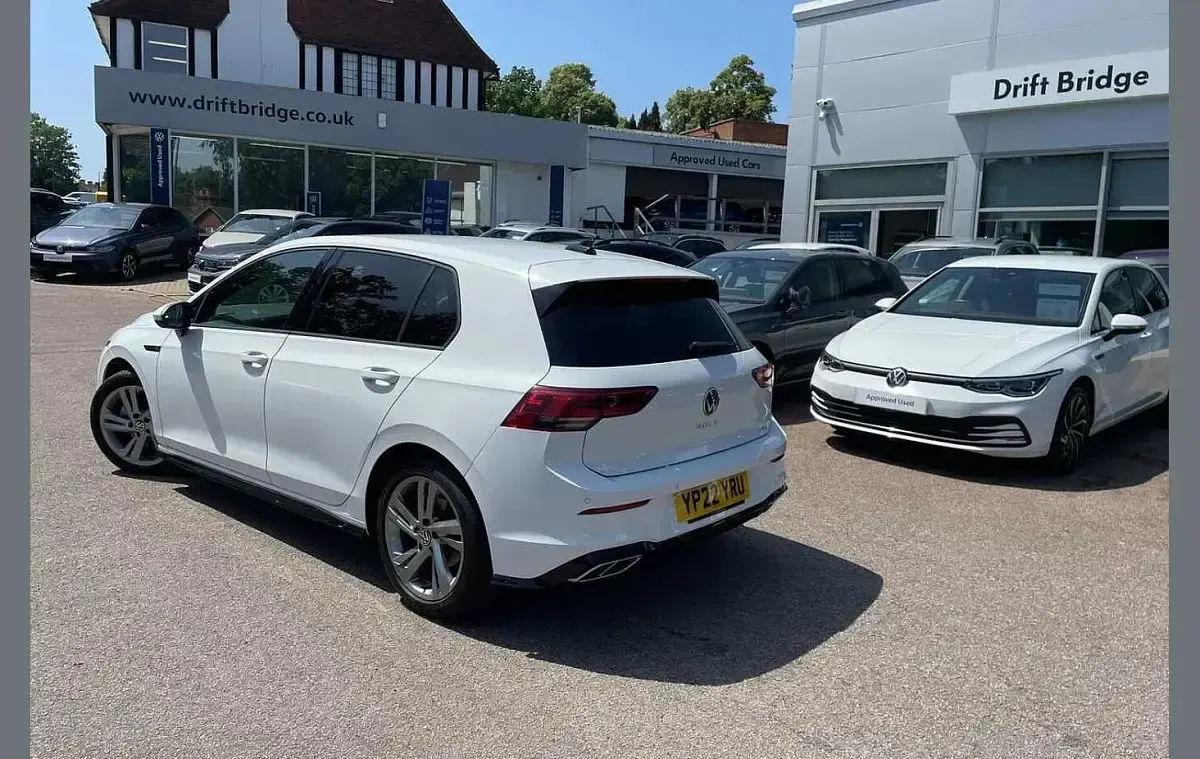 Used VW Golf VIII R-line 150 HP (110 kW) 2022 White Hatchback