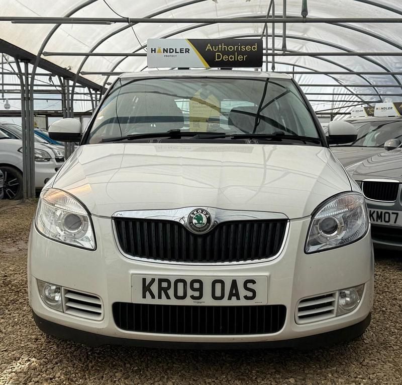 Used Skoda Fabia GreenLine 80 HP (58 kW) 2009 White Hatchback