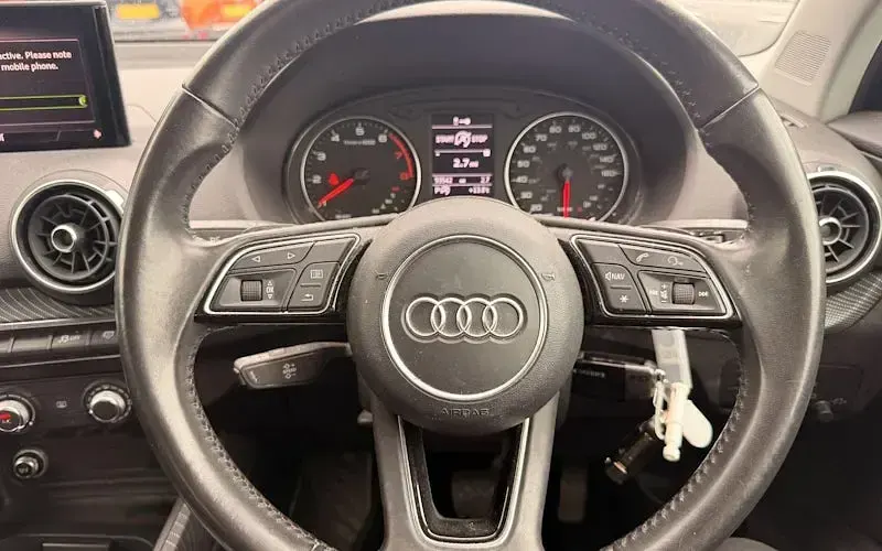 Used Audi Q2 Advanced Plus 150 HP (110 kW) 2018 Grey SUV