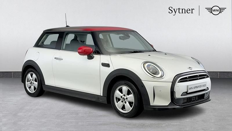 Used Mini Cooper Classic 134 HP (98 kW) 2022 White Hatchback