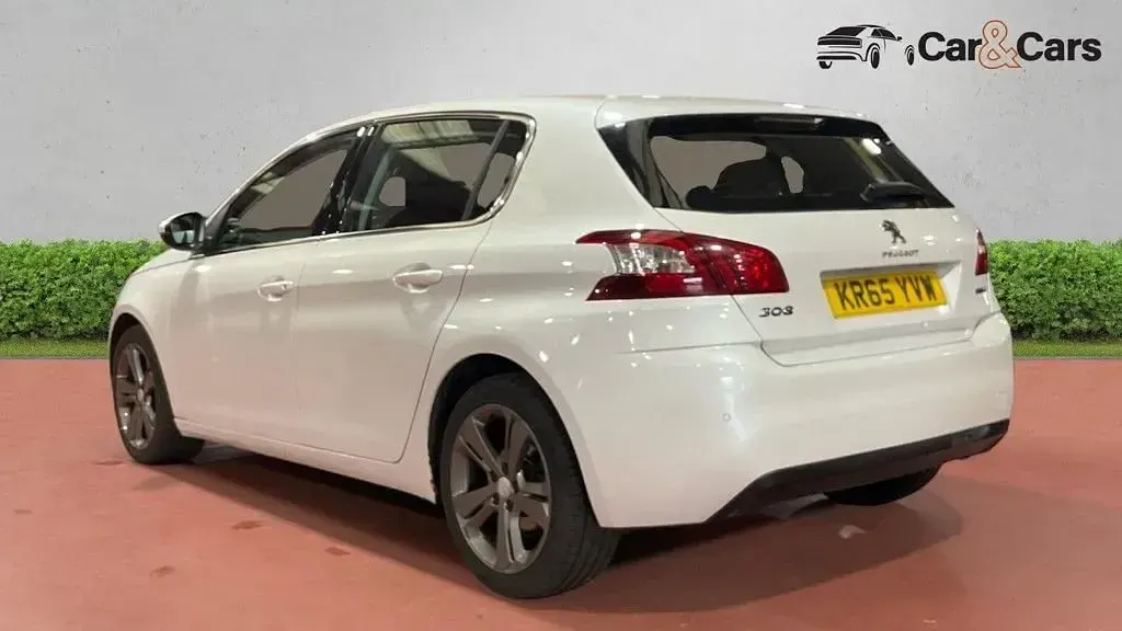 Used Peugeot 308 Allure 130 HP (95 kW) 2015 White Hatchback