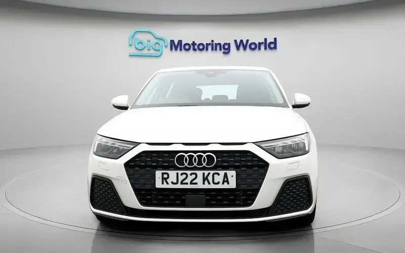Used Audi A1 Sportback 95 HP (69 kW) 2022 White Hatchback