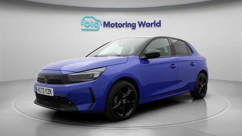 Second-hand Vauxhall Corsa 75 CP (55 kW) 2024 Albastru Hatchback