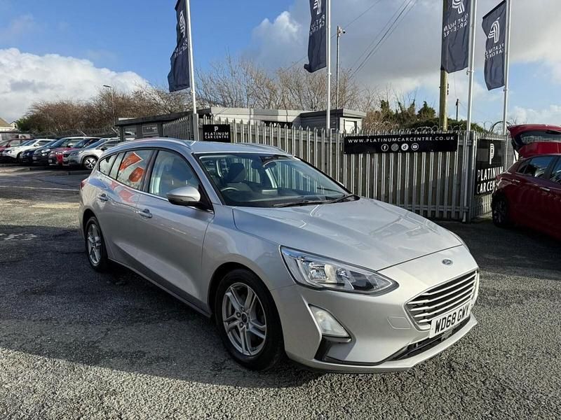 Used Ford Focus Zetec 125 HP (91 kW) 2018 Silver Estate