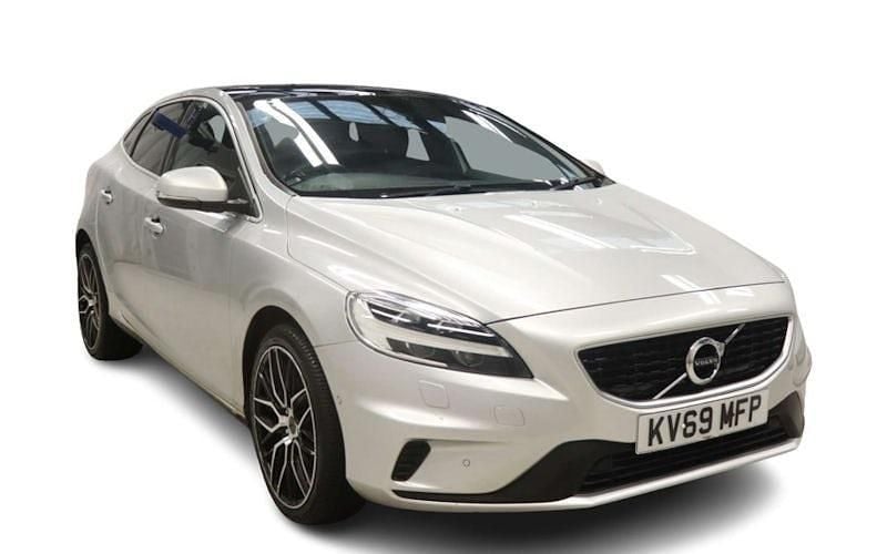 Used 2019 Volvo V40 R-Design Estate | £12,490 (Fair price) - Image 1/4