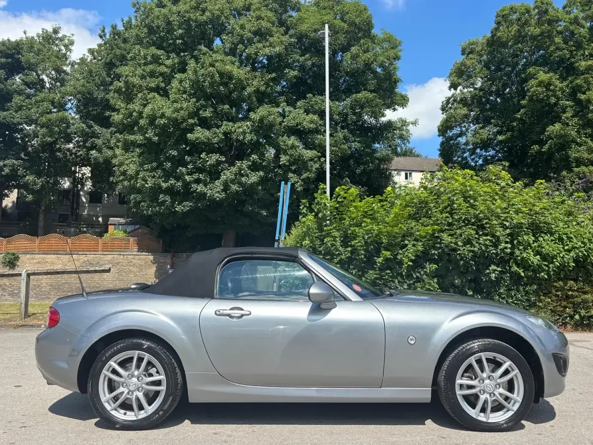 Used Mazda MX5 126 HP (92 kW) 2010 Silver Cabriolet