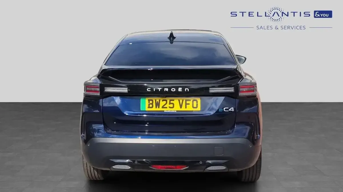 Used Citroën e-C4 113 kW (154 HP) 2025 Blue Hatchback
