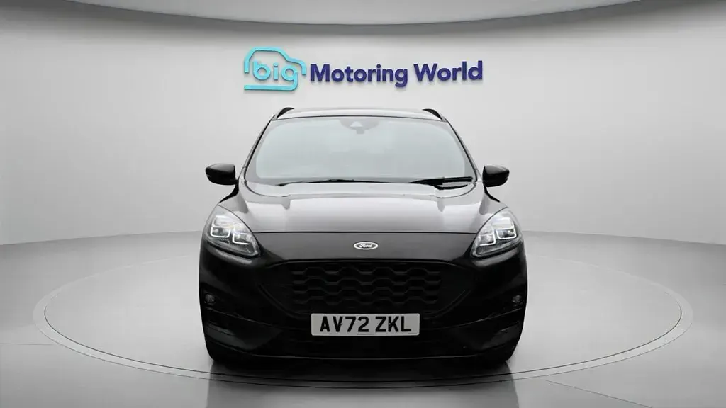 Usado Ford Kuga ST-Line 150 CV (110 kW) 2023 Negro SUV