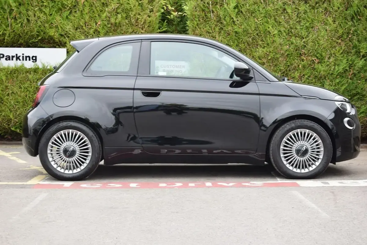Used Fiat 500e 86 kW (118 HP) 2025 Black Hatchback