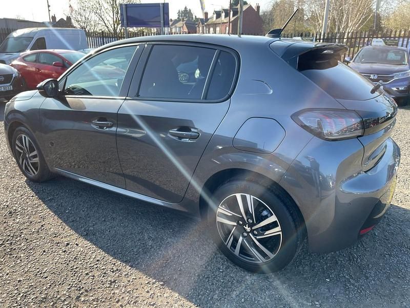 Used Peugeot 208 Allure 75 HP (55 kW) 2021 Grey Hatchback