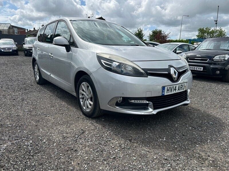 Silver Used 2014 Renault Grand Scénic III Dynamique MPV | £2,695 (Good price) - Image 1/4