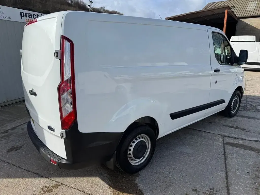 Używany Ford Transit Custom 105 KM (77 kW) 2019 Biały Van