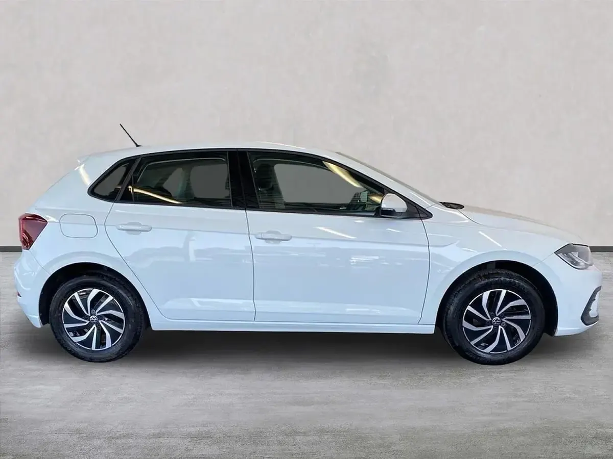 Used VW Polo Life 95 HP (69 kW) 2023 White Hatchback