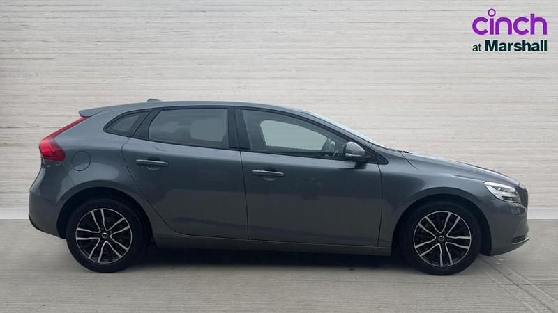 Used Volvo V40 Momentum 122 HP (89 kW) 2020 Grey