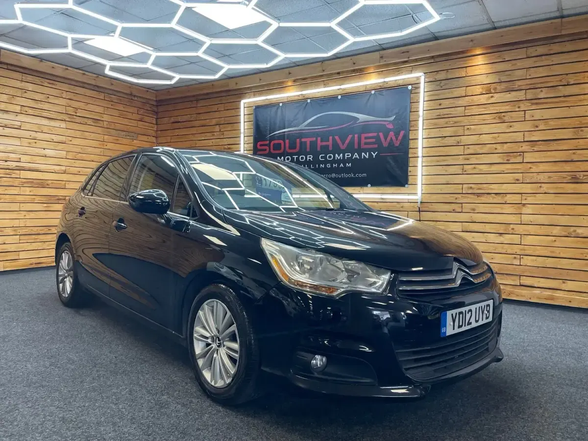 Used Citroën C4 VTR Sport 114 HP (83 kW) 2012 Black Hatchback