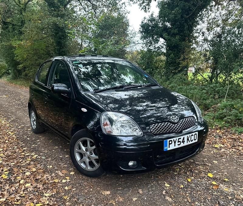 Black Used 2005 Toyota Yaris Hatchback | £3,995 (Expensive) - Image 1/4