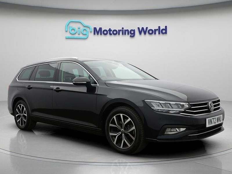 Black Used 2022 VW Passat SEL Estate | £18,200 (Fair price) - Image 1/4