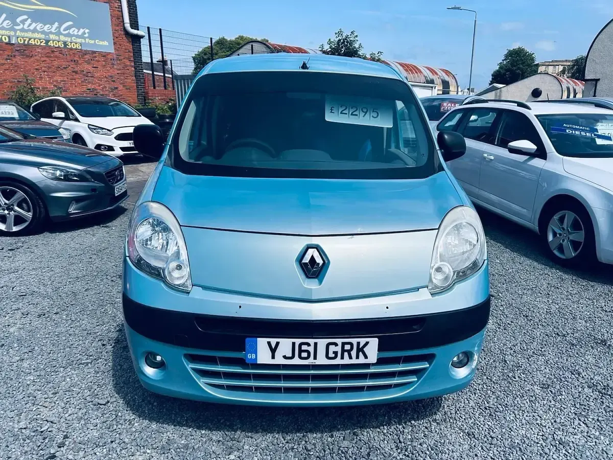 Used Renault Kangoo Expression 106 HP (77 kW) 2011 Blue MPV