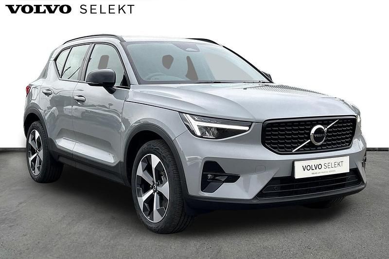 Grey New 2025 Volvo XC40 Plus SUV | £35,250 (Super price) - Image 1/3