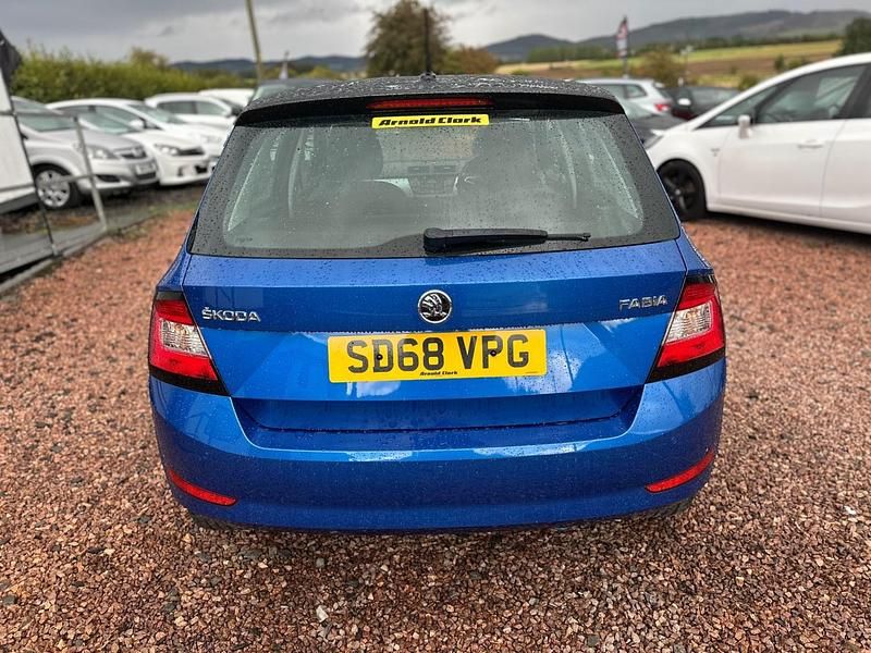 Used Skoda Fabia Colour Edition 75 HP (55 kW) 2018 Blue Hatchback
