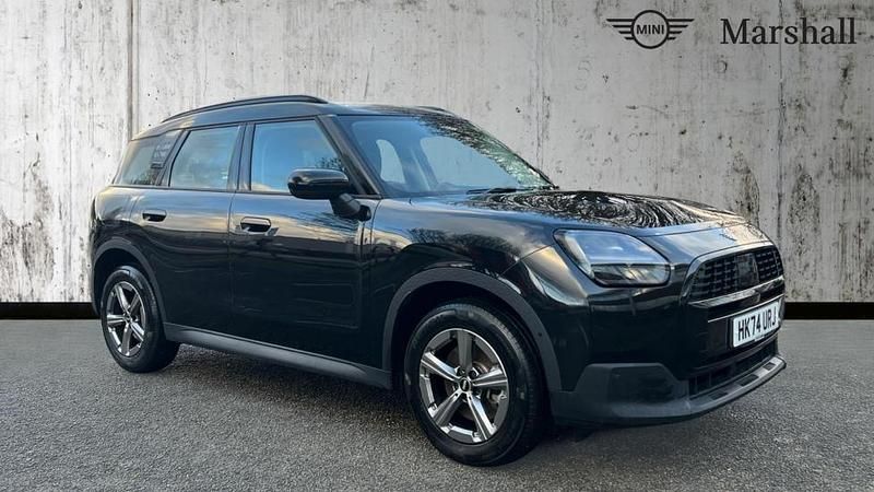 Midnight black ii Used 2024 Mini Countryman Classic SUV | £26,990 (Fair price) - Image 1/4