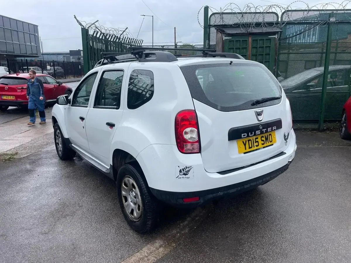 Used Dacia Duster Ambiance 110 HP (80 kW) 2015 White SUV
