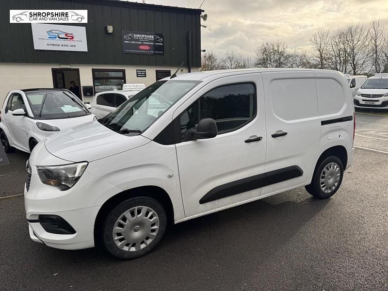 Used Vauxhall Combo Sportive 100 HP (73 kW) 2020 White Van