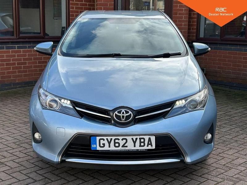 Used Toyota Auris Sport 132 HP (97 kW) 2012 Blue Hatchback