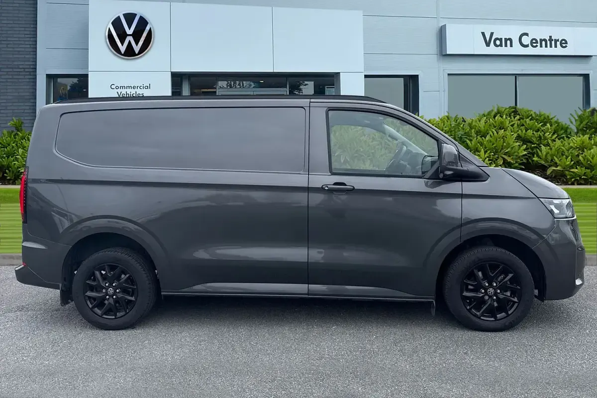Usado VW Transporter Pro 110 HP (80 kW) 2025 Cinzento Van