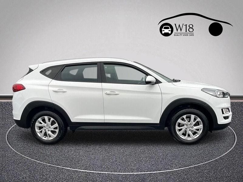 Used Hyundai Tucson SE 132 HP (97 kW) 2020 White SUV
