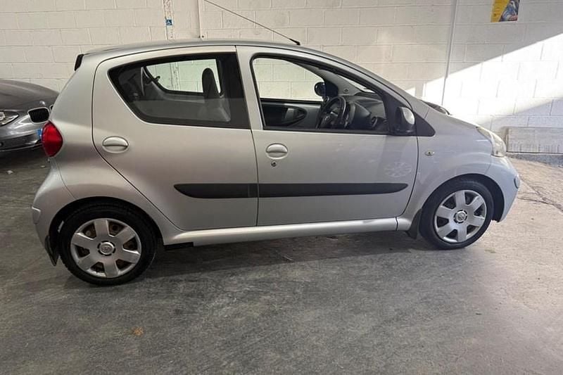 Silver Used 2007 Toyota Aygo Hatchback | £3,995 (Fair price) - Image 1/1
