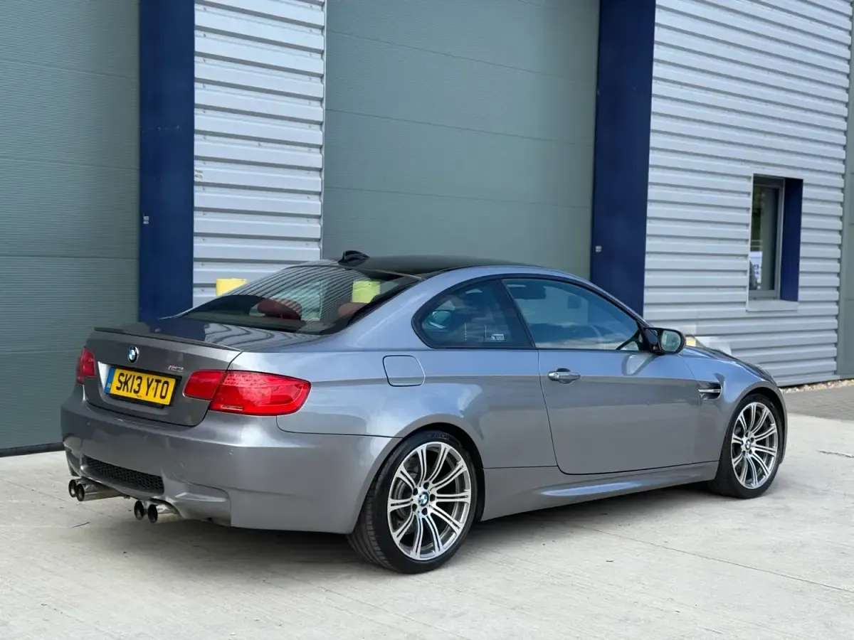 Usado BMW M3 420 HP (308 kW) 2013 Cinzento Coupé