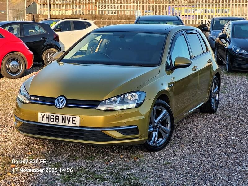 Used VW Golf VII SE 2018 Yellow Hatchback