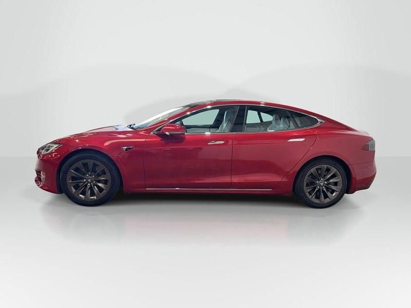 Used Tesla Model S 241 kW (328 HP) 2018 Red Hatchback
