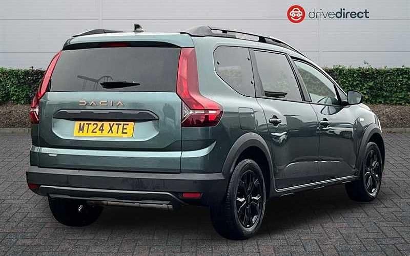 Used Dacia Jogger Extreme 141 HP (103 kW) 2024 Green MPV